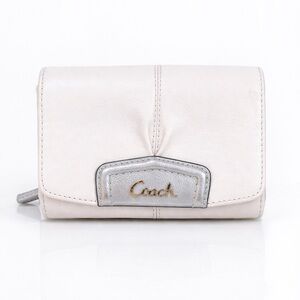 COACH Ashley Beige Leather Compact Clutch Medium Wallet